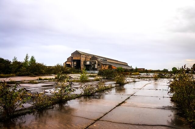 Vaciado de naves industriales-Los Llanos de Aridane